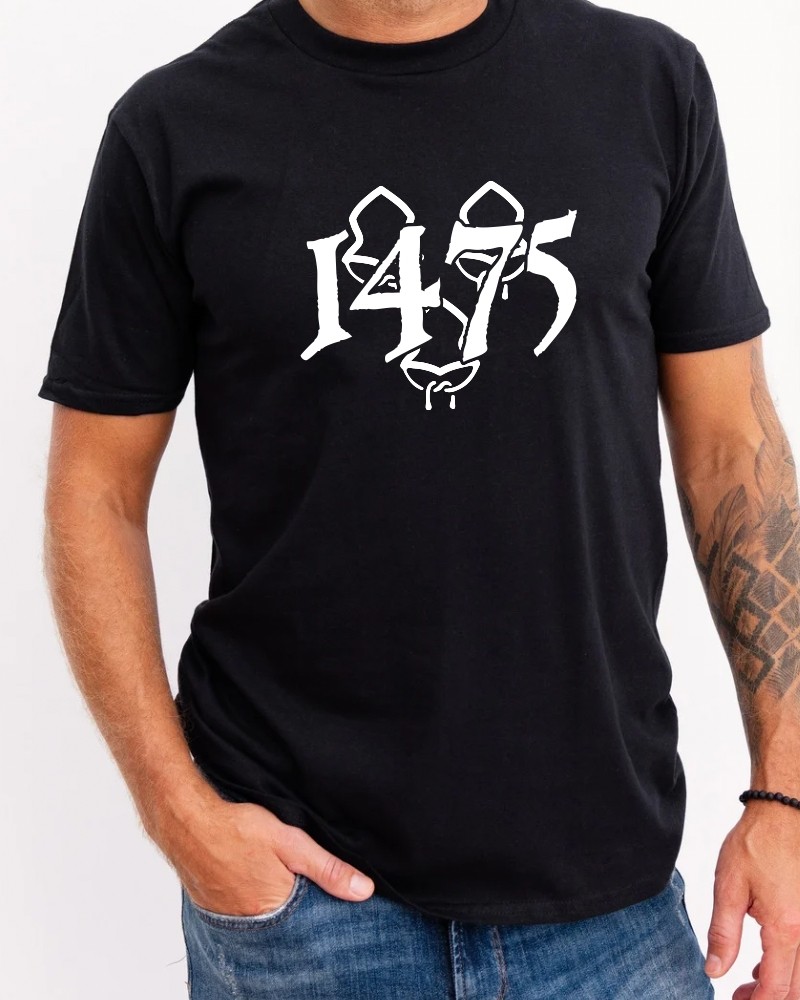 “1475 mit 3 Helmen” T-Shirt - Schwarz/Weiß | Landshuter Hochzeit